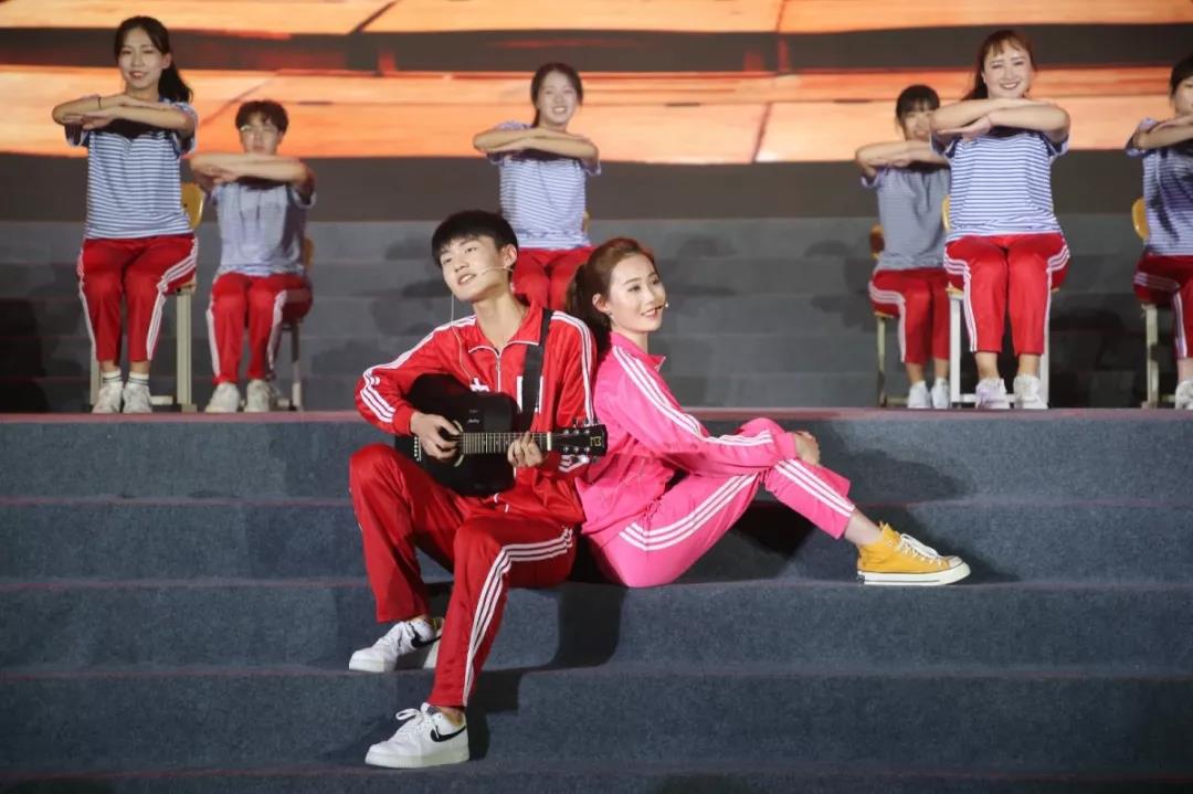 宝藏图书馆、网红食堂、四季如画的超美校园！中国石油大学（华东）等你回家