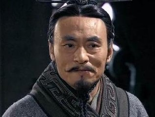 范睢从秦昭王十三年开始,白起开始担任左庶长的职务