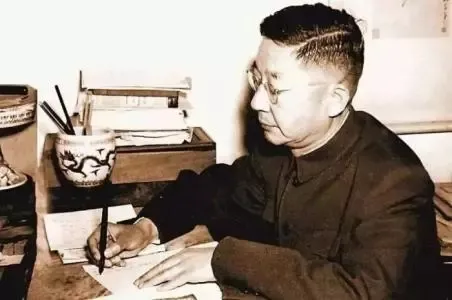 鲁茅、巴老、冰心、三毛,他们的枕边读物推荐给你!