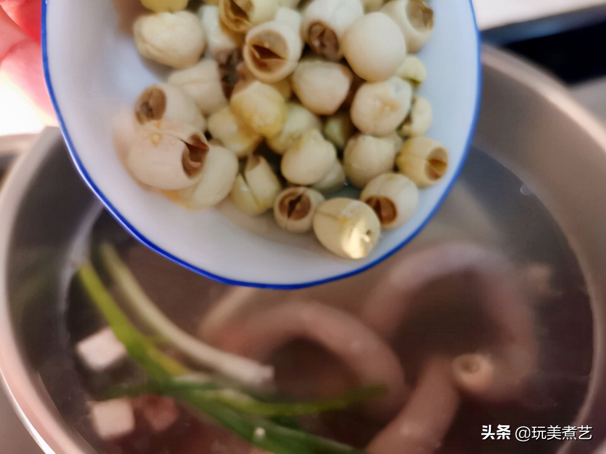 小肠好吃，不好洗，用了妙招，解决烦恼，一菜还能两吃