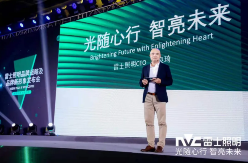 打破价格战魔咒，不做苦逼的砖头！这个中国品牌，做对了什么？