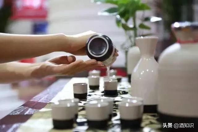 “酒与人生”的经典语录，句句都是人生