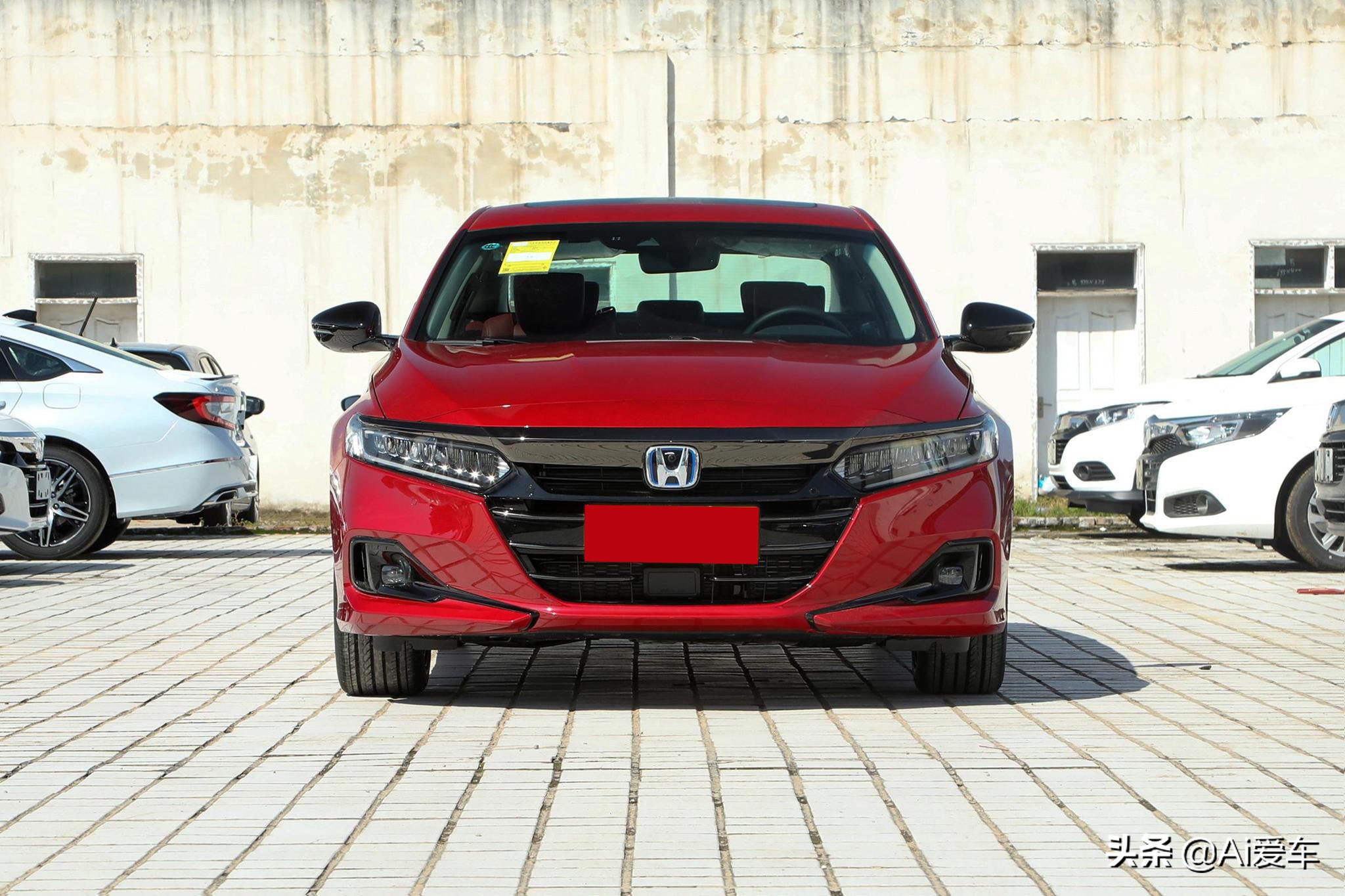 4.4L油耗日系家用大轿车，销量大口碑好品质出众，实拍新本田雅阁