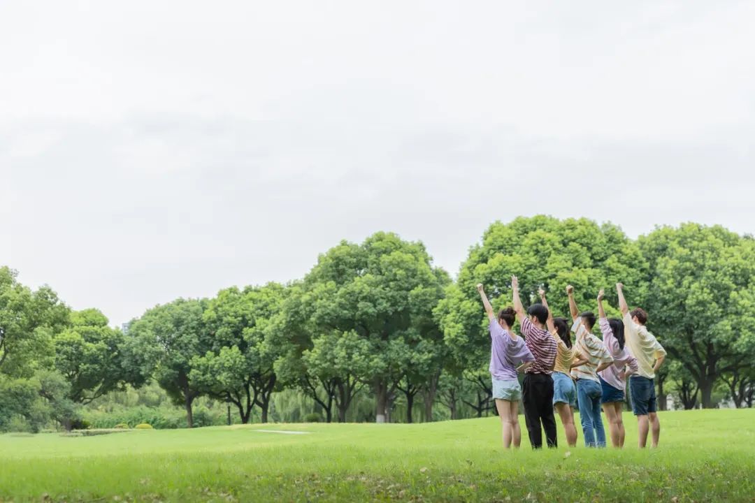 26首青春诗词，愿你以梦为马，不负韶华