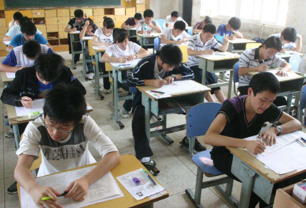 “别急，听下清华怎么说”，衡水学霸接到北大电话后，没马上接受