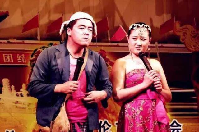 拒做赵本山徒弟，又当众殴打交警的魏三，如今49岁直播捞金惹争议