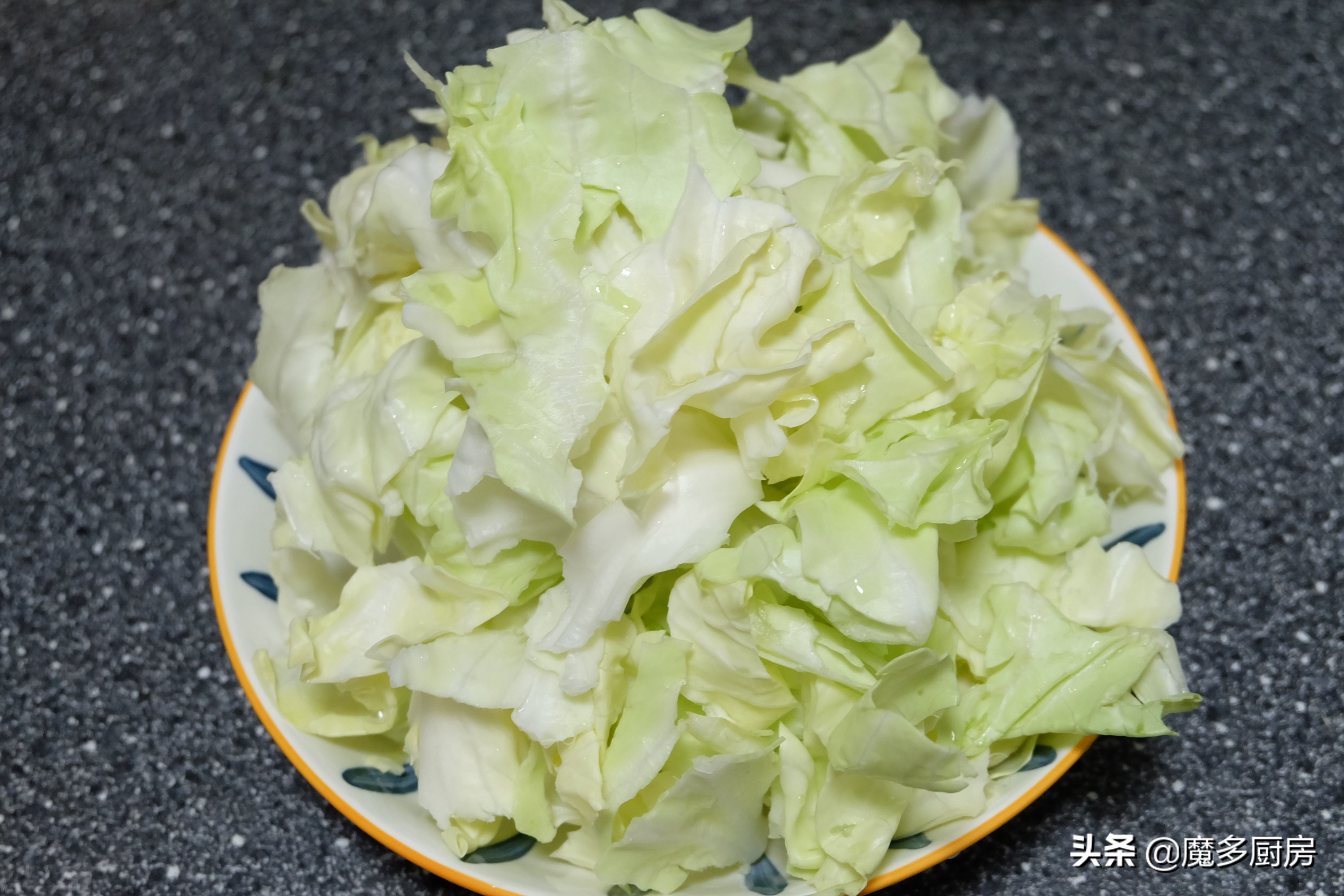 晒晒母女三人的午餐，发朋友圈火了！网友：妈妈真会做饭