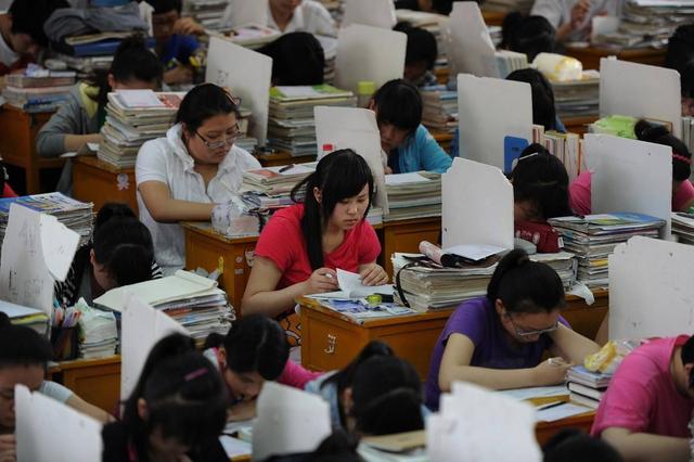 2020年高考语文作文盘点，江苏卷再遭吐槽，考生：看到题目就懵了