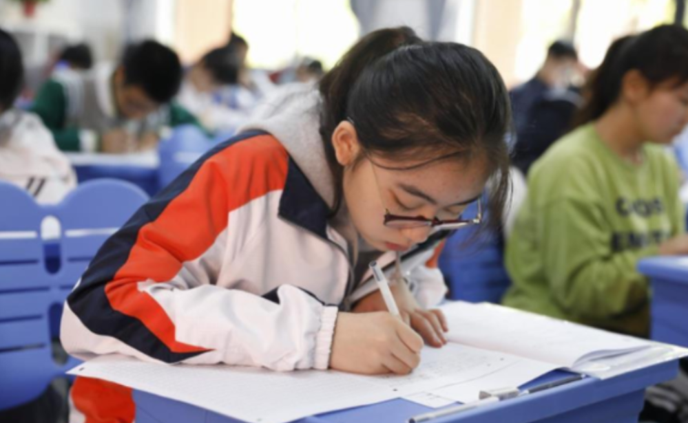 中考只有300多分，不想去职高怎么办，聪明的家长会用这个办法