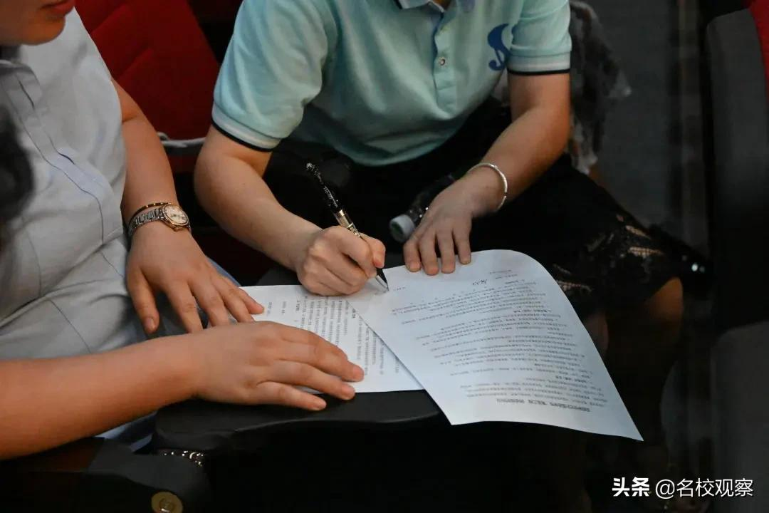 成都新世纪外国语，师徒结对传薪火，青蓝携手续华章