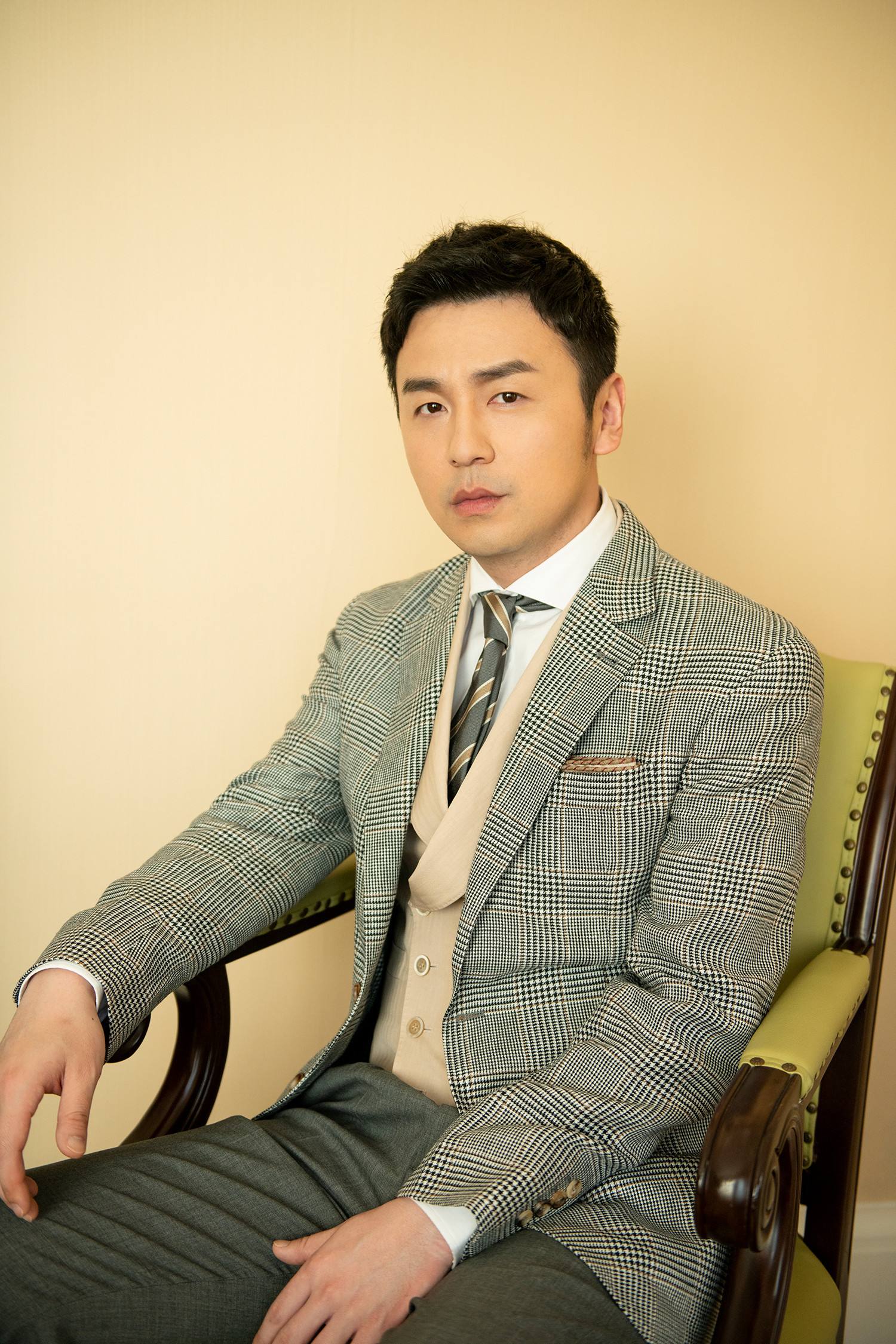 最红最帅雷佳音:娶同班美女,不为人知的成名史