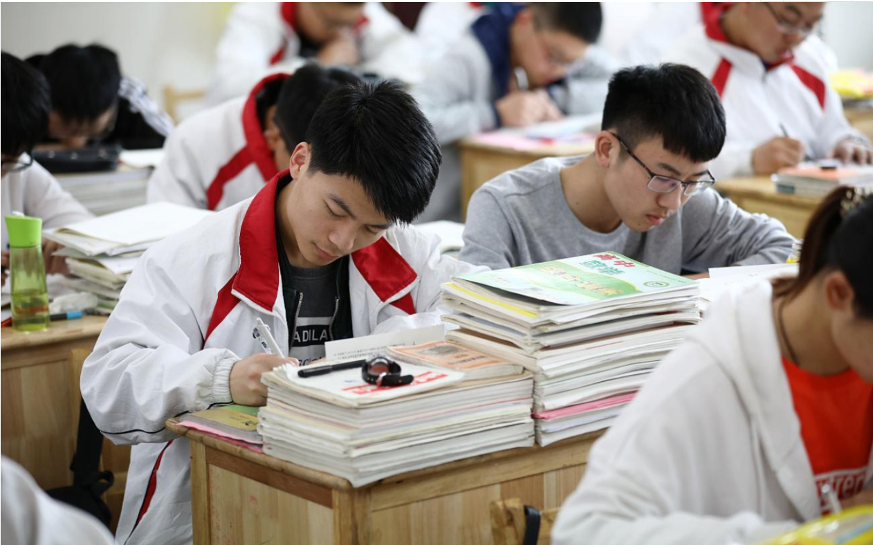 新高考模式下，辽宁文理本科录取分数线相差120分，文科生太难了