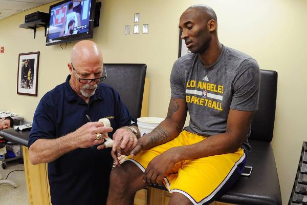 nba球員一天訓練幾個小時（NBA球員的訓練有多瘋狂？姚明扣籃1小時，阿里納斯罰球10萬次）