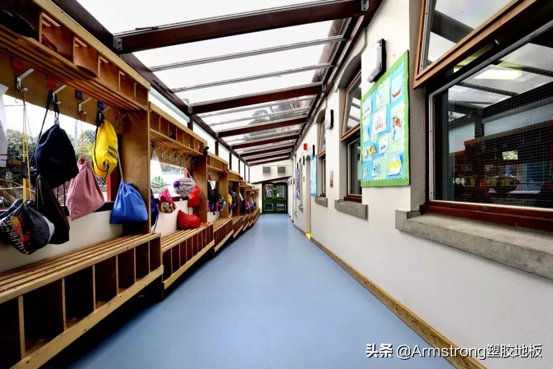 安心守护-稳步防滑-全进口安稳龙上市-阿姆斯壮-武汉塑胶地板