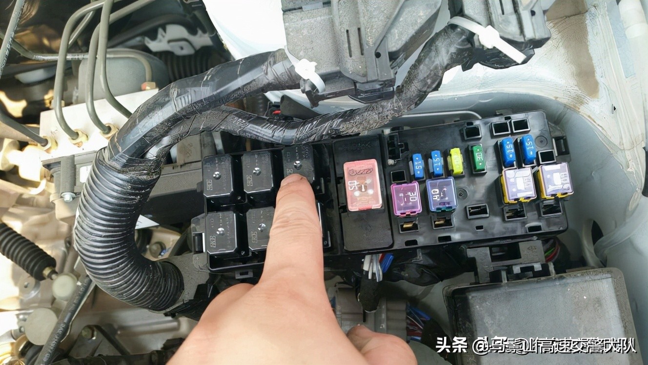 汽车泡水后会有哪些危害？原因竟然比你想得还严重……