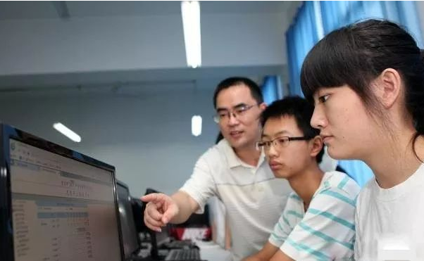 很受欢迎的4个医学专业，工作比较轻松收入也可以，就业也很容易