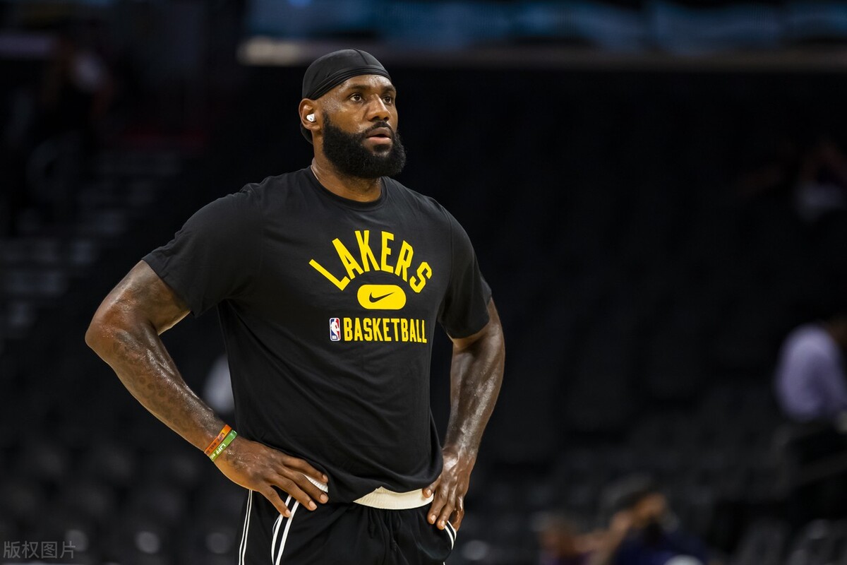 NBA75大巨星官方版名單（NBA75大巨星，現役12人上榜，詹姆斯領銜，利拉德壓霍華德）