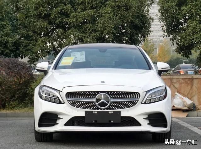 双门四座无框门，进口奔驰C200轿跑车，这颜值能否成为小姐姐最爱