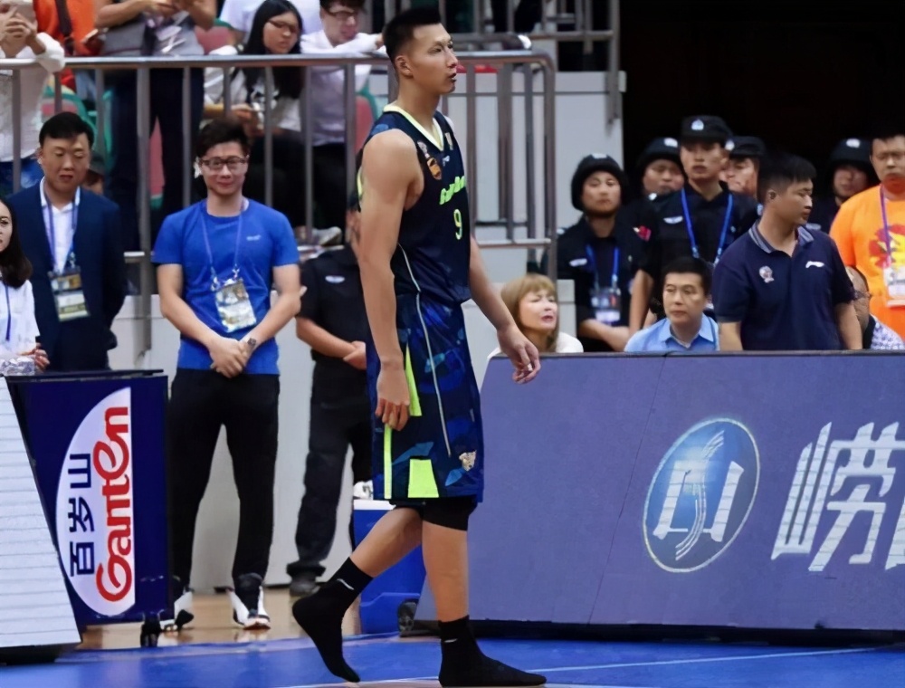 为什么只有李宁赞助cba（别让赞助商寒心！李宁为CBA豪掷10亿，为何依旧得不到尊重？）