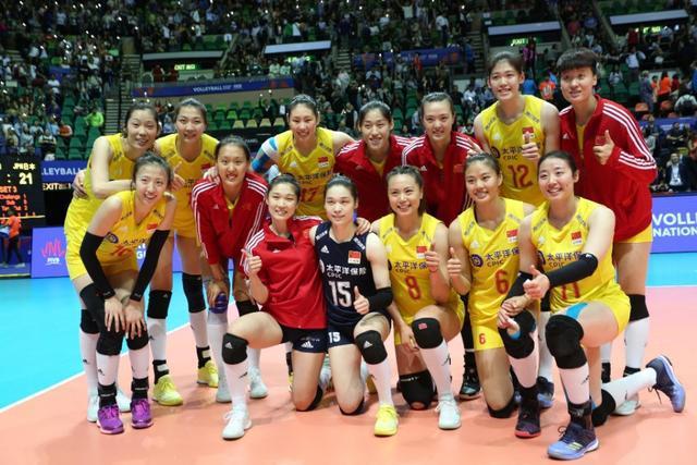 胡銘媛為什么落選女排世界杯（解讀一下：為何胡銘媛再次入圍中國女排集訓名單，鄭益昕卻落選）