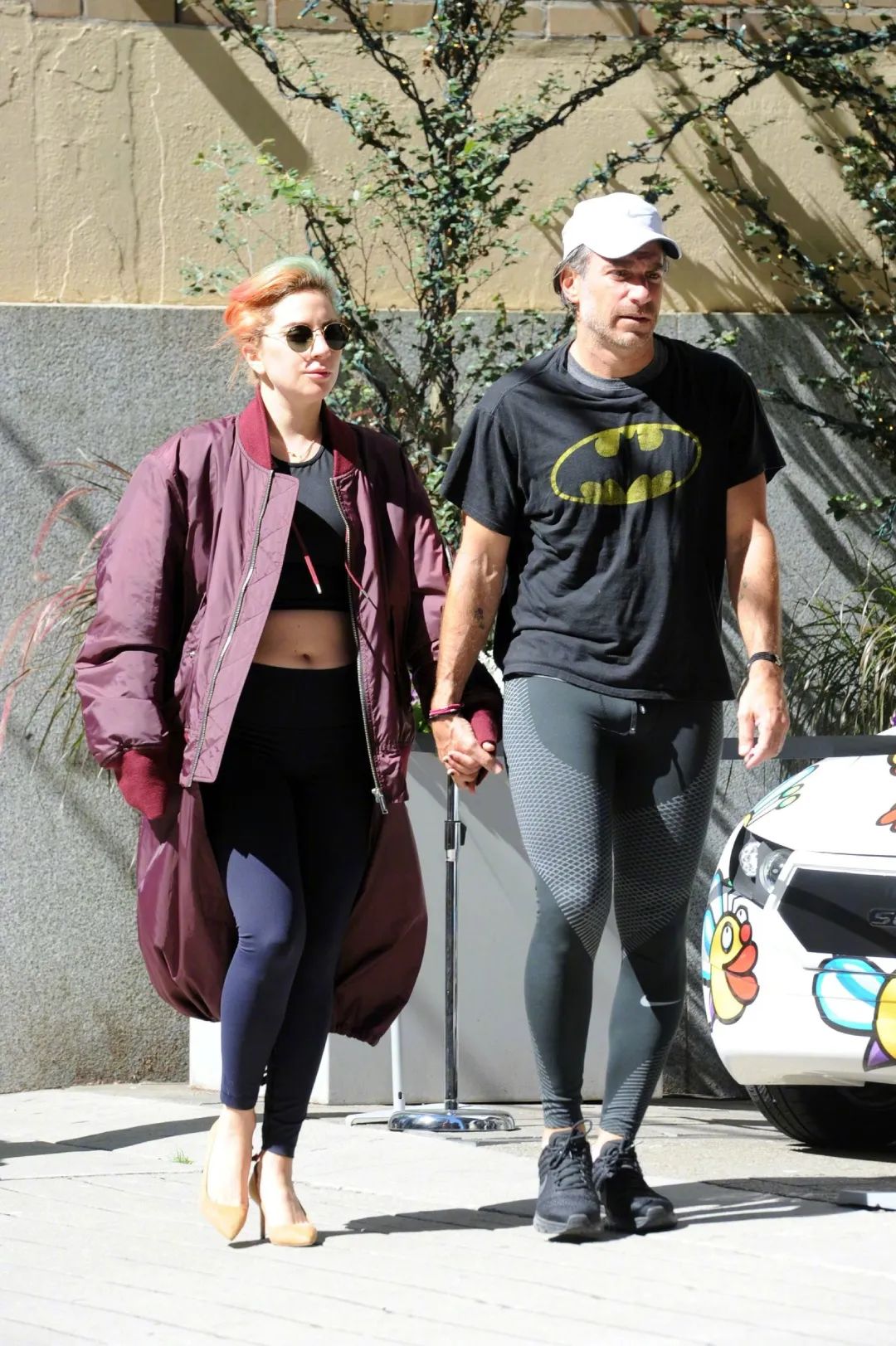 Lady gaga自曝遭性虐怀孕，但不愿透露人渣姓名，网友：炒作？