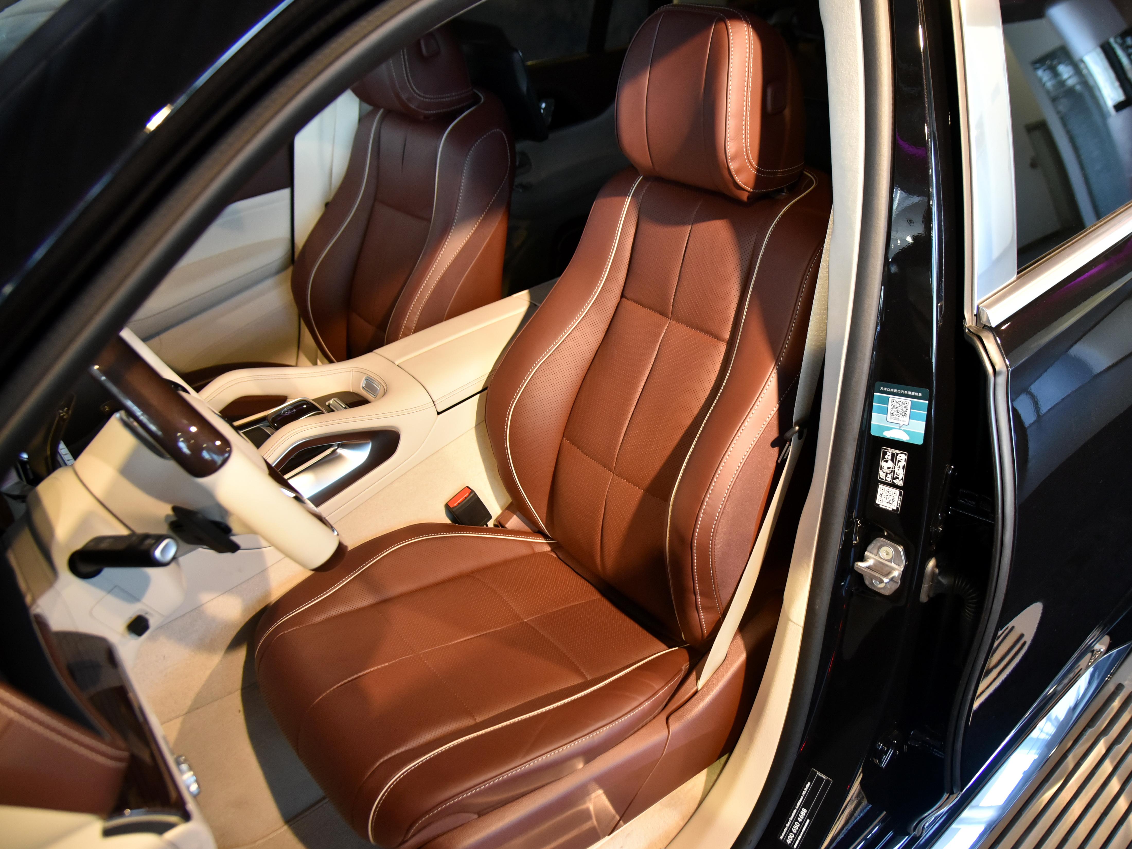 进口旗舰大型SUV，后排按摩，纯“大奔”，带你看奔驰迈巴赫GLS级