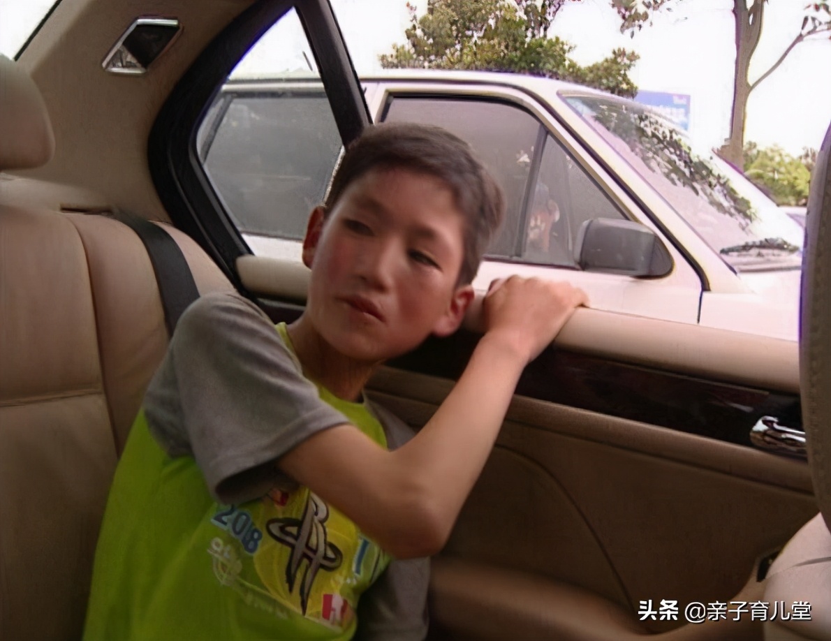 贫家男孩每月只有1元零花钱，高考成县状元，坚信读书改变命运