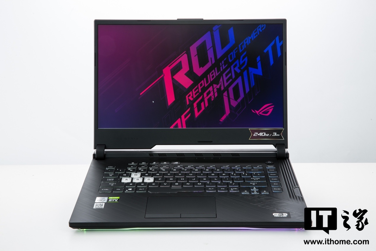 炫酷 RGB 加持畅玩光追游戏，ROG 魔霸 4 体验评测