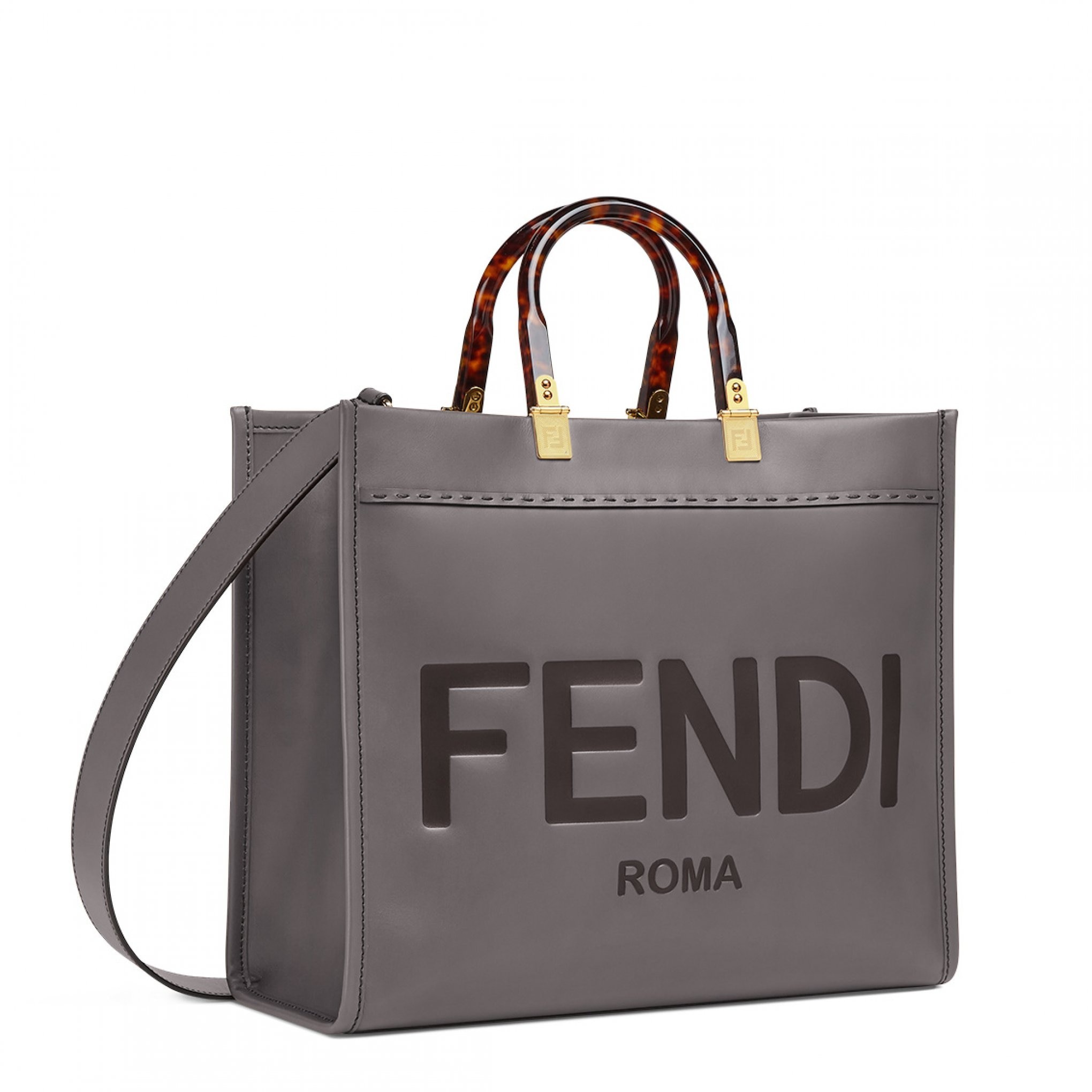 修杰楷宠妻霸气败 FENDI 订制款！首选老婆最爱的绿色