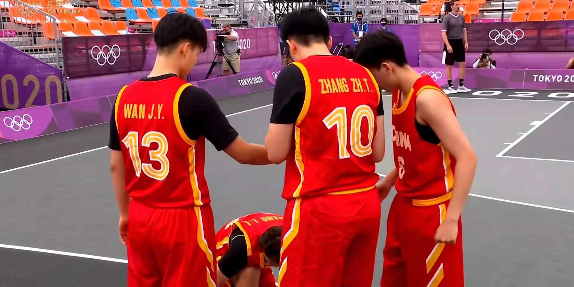 中国女篮比赛完整视频2019(罚球绝杀！中国女篮3分险胜日本女篮，姚明现场观看，王丽丽5分)
