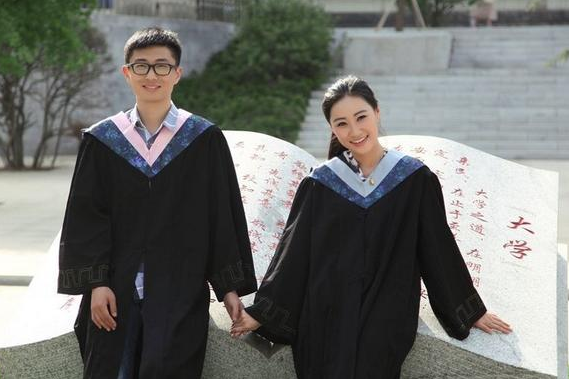 大学生是否应该谈恋爱？做好这几点，别让爱情成为兵荒马乱的战场