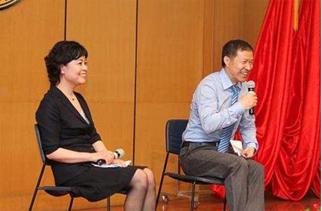 铁凝：34岁还没找男朋友，冰心说不要找要等！然后50岁才结婚