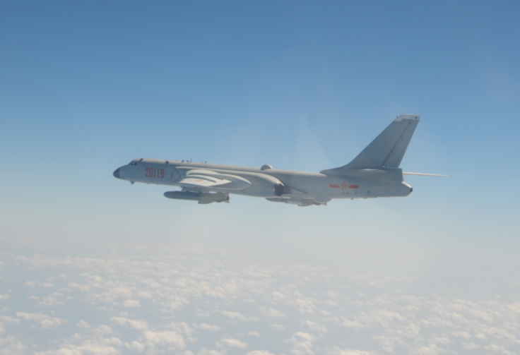 中国空军72周年宣传片，飞翼布局战机相当惹眼，很有可能是轰20