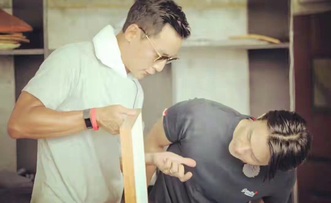 哈佛课堂上的张艺兴，上网课的陈学冬，偶像们都开始努力了