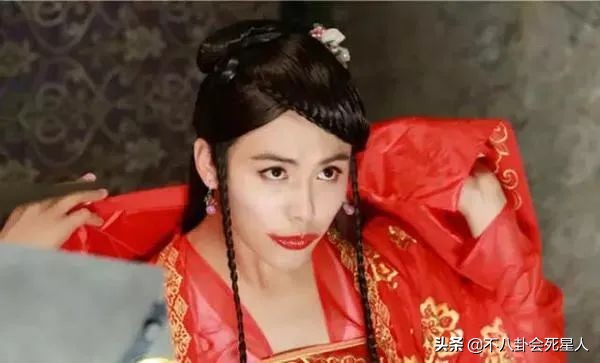 篮球衣裙(9位男女明星的惊艳反串，女人比男人帅，男扮女装更美艳)