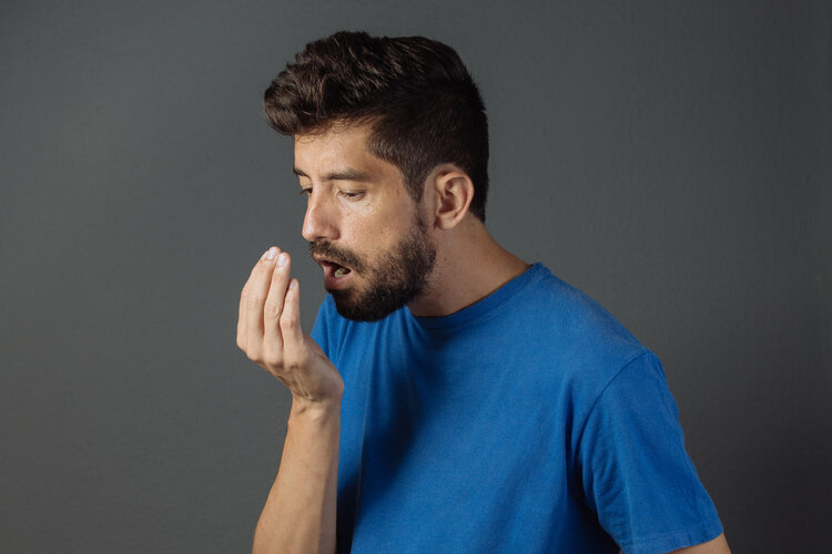 口臭口苦怎么彻底治疗？有效去除口腔异味的方法