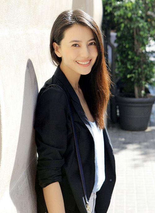 赵又廷爸爸有什么资格当众责骂高圆圆？她身家过亿，可是下嫁赵家