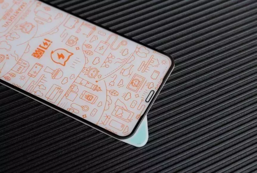 变着方法弄碎我的iPhone手机膜-17款钢化玻璃膜大横评