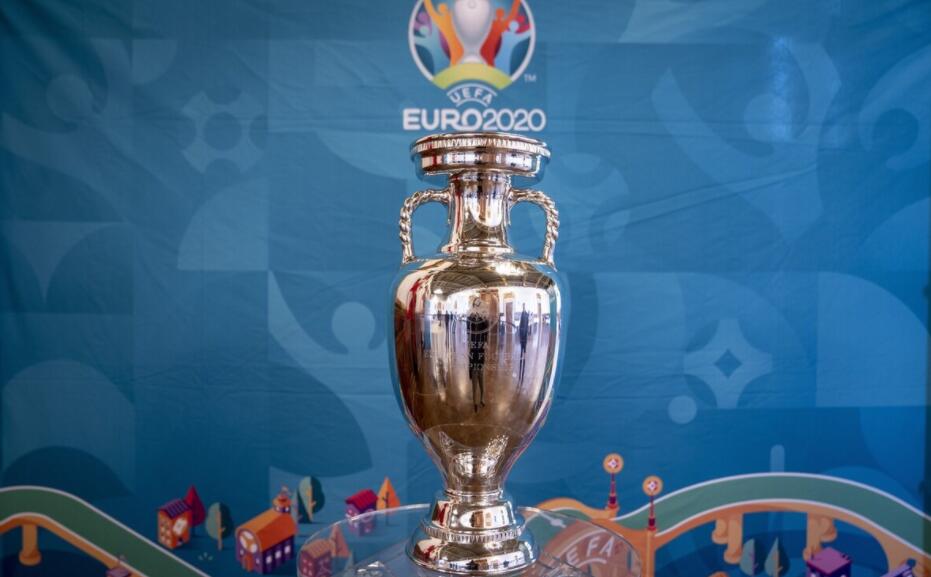 欧洲杯2012决赛(欧洲杯4强全部出炉！2大世界冠军对决，英格兰PK超级黑马)