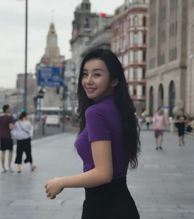 俄罗斯世界杯美娜(欧洲杯美女主播，正经人谁看球啊？)