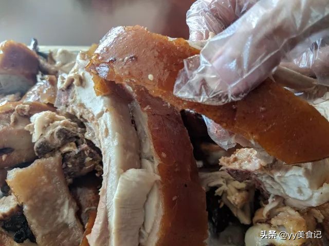 25年，鸭子做成大师，现烤猪要出太师｜原南宁明园两大厨再搞新意