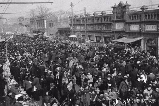 在北京，我们为什么不去逛庙会！
