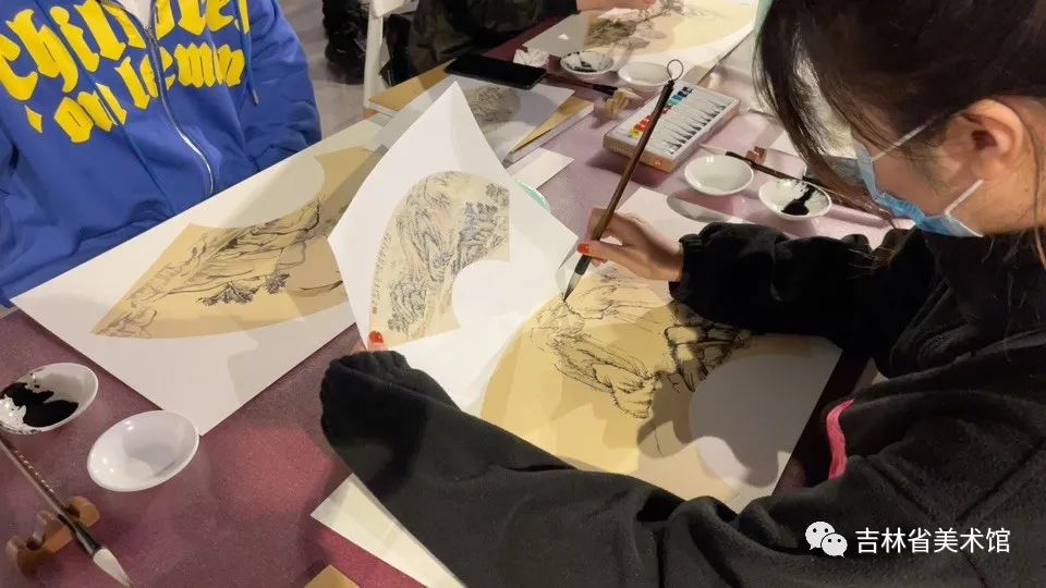 [编程评论]博物馆大学课堂“Minjoyun南舞青年”墨水绘画系列活动很大评论