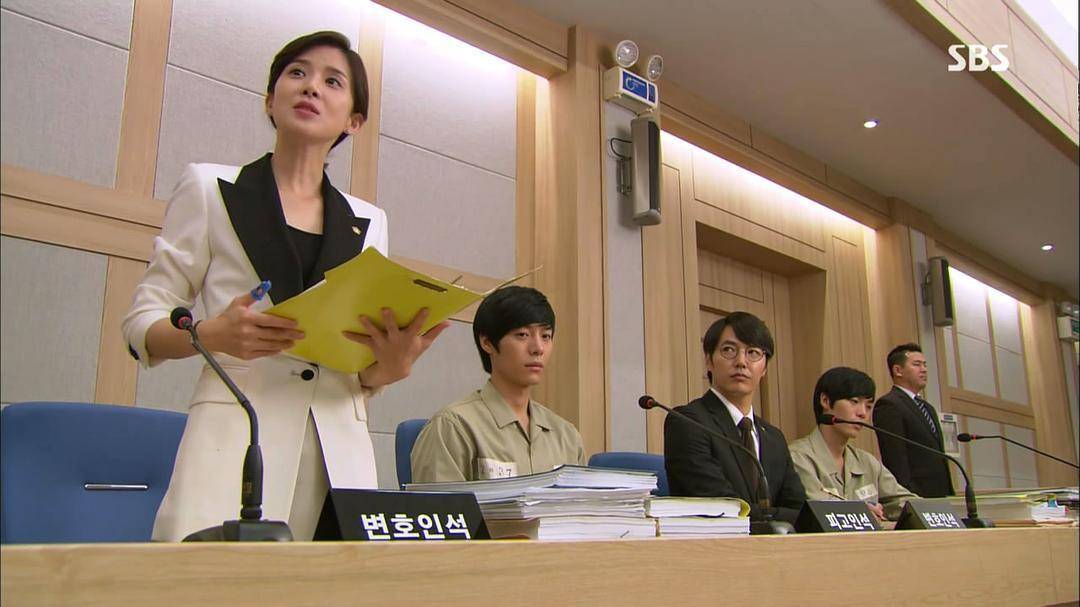 李钟硕经典高分剧，超能力少年与颓废女律师的故事，十年命运纠葛