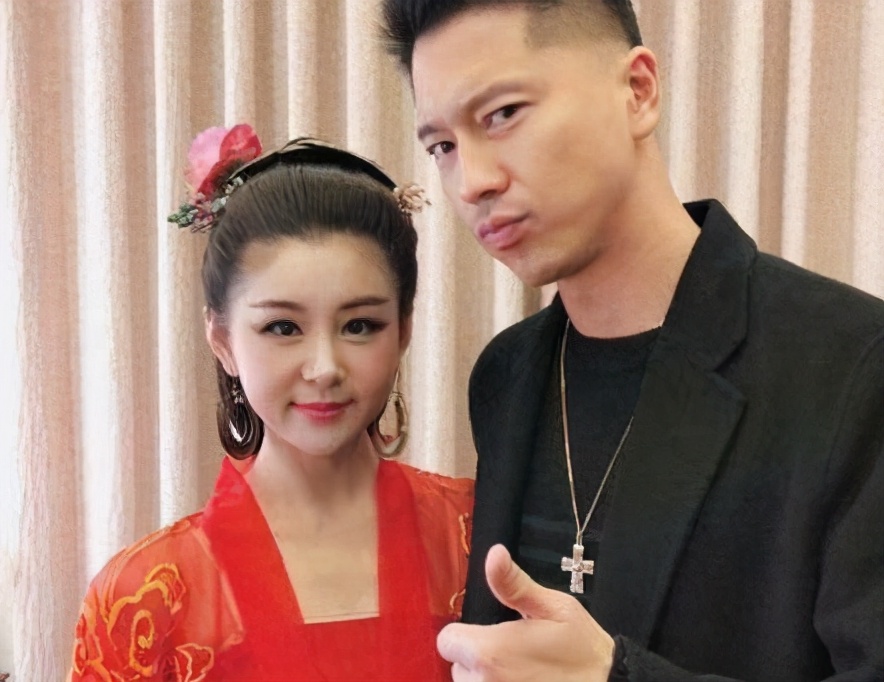 李小萌：15岁出道，被丈夫视作珍宝，拍戏多年一次吻戏都没接过