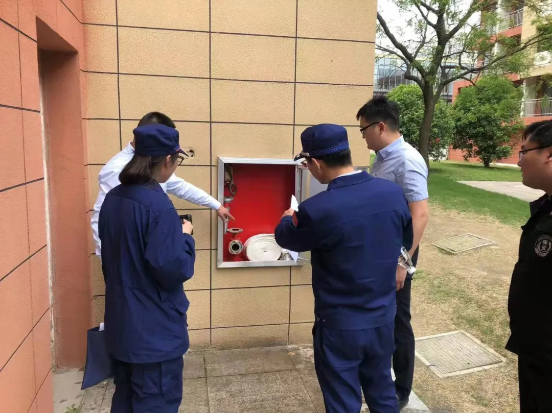 党建业务互学 消防安全共建丨南京中医药大学翰林学院代表走进水上大队感受别样的“火焰蓝”