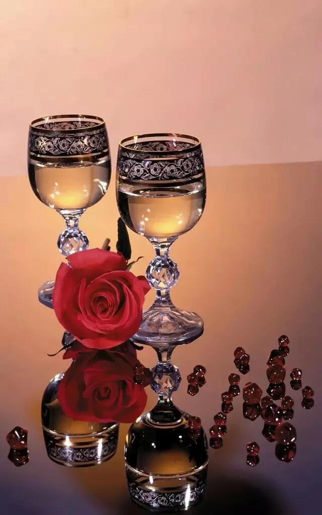 妈妈，我们总是把你藏在你的心里。