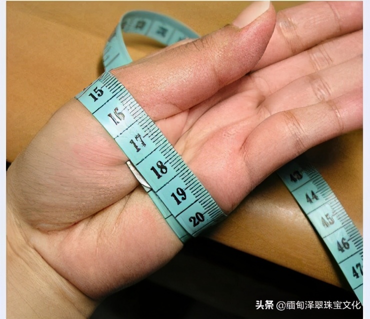 2021年手镯圈口对照表，在家徒手测量手镯尺寸的方法