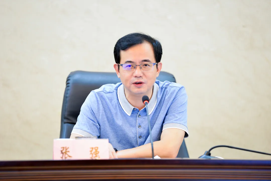 江西省司法厅机关主题党课，厅长教育引导广大干部职工筑牢政治忠诚思想根基