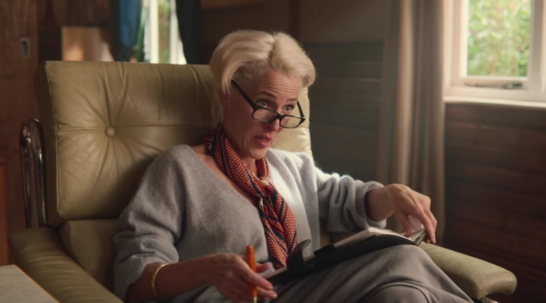 好莱坞“性教育”女星想穿胸罩？ “谁爱穿，我不做！”